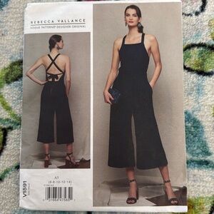 Vogue women’s sewing pattern uncut V1591